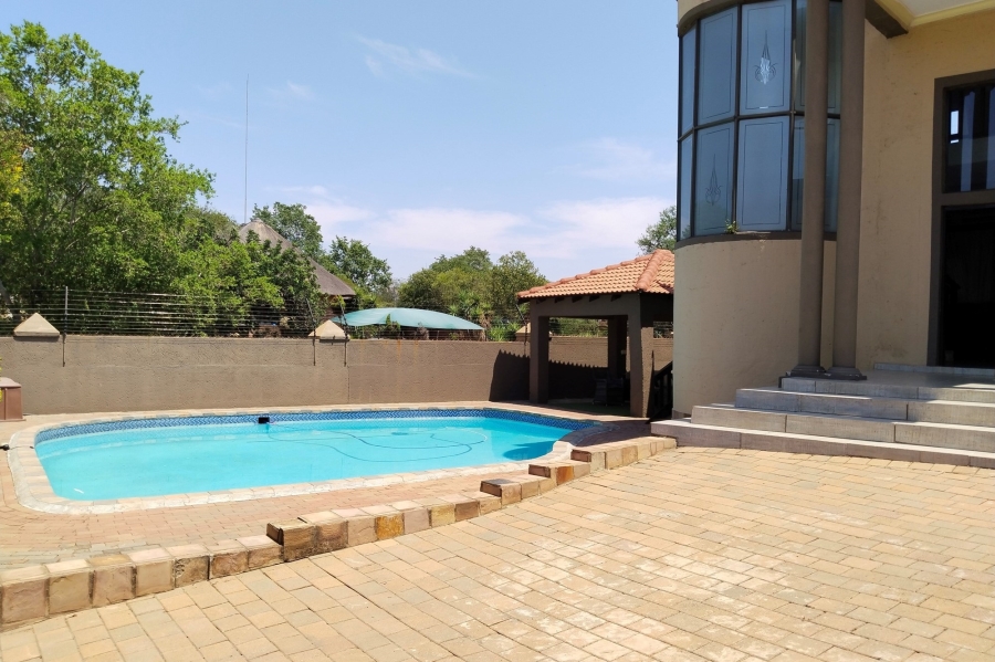 5 Bedroom Property for Sale in Birdwood Estate North West